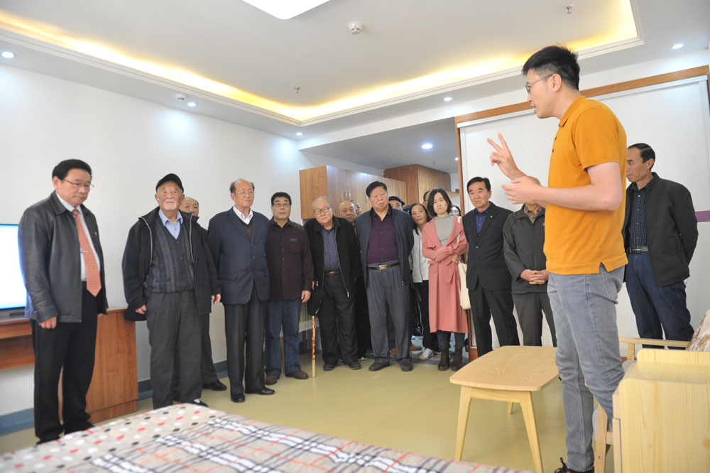 山東聯(lián)興建設(shè)集團舉行紀(jì)念改革開放 暨建企40周年慶祝大會(德州晚報報道)